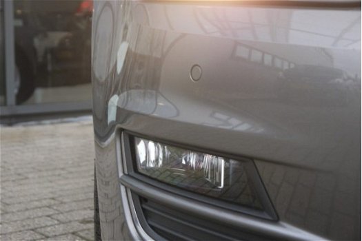 Volkswagen Golf Variant - 1.2 TSI Business Edition Leder/Camera/Nav/Climate/Key-Less - 1
