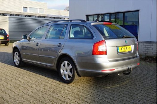 Skoda Octavia Combi - 1.6 TDI 125PK ECC CRUISE NAV TREKH PDC - 1