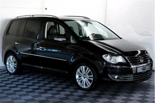 Volkswagen Touran - 1.4 TSI R-Line 7p. LEDER XENON STANDKACHL STOELVERW. PDC '09 - 1