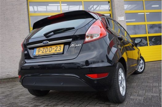 Ford Fiesta - 1.6 TDCi 5drs Lease Titanium BJ2014 LED | LMV | Navi | ECC - 1