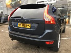 Volvo XC60 - 3.2 AWD Kinetic Pannoramadak tr.haak navi