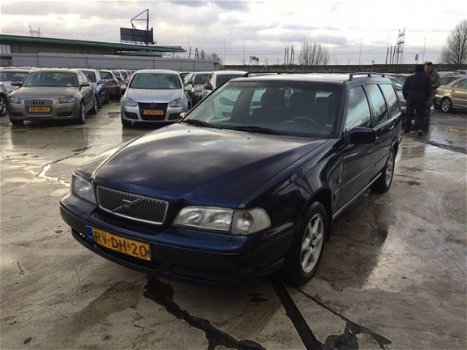 Volvo V70 - 2.0 - 1