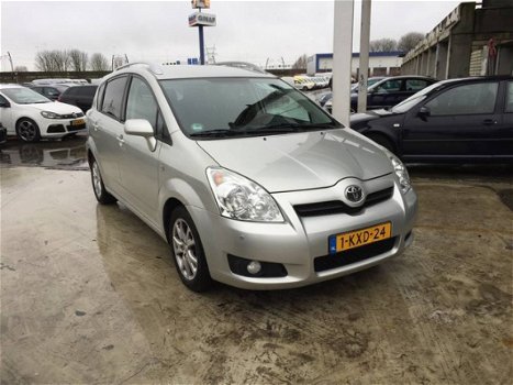 Toyota Corolla Verso - 2.2 D-4D D - 1