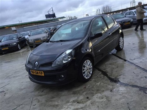 Renault Clio - 1.4 16V - 1