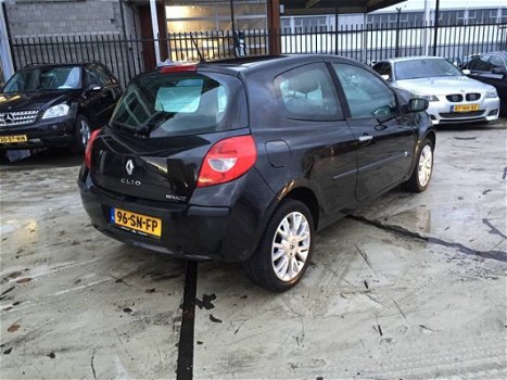 Renault Clio - 1.4 16V - 1