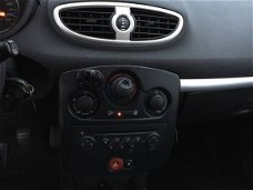 Renault Clio - 1.4 16V