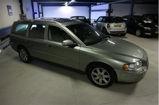 Volvo V70 - 2.4 Edition II Sport NAVI + LEER + XENON + S-DAK - 1