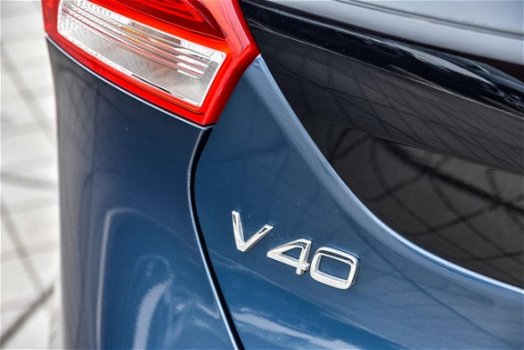 Volvo V40 Cross Country - 2.0 D2 120PK Momentum - 1