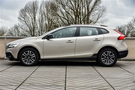 Volvo V40 Cross Country - 2.0 D2 120PK Nordic+ - 1