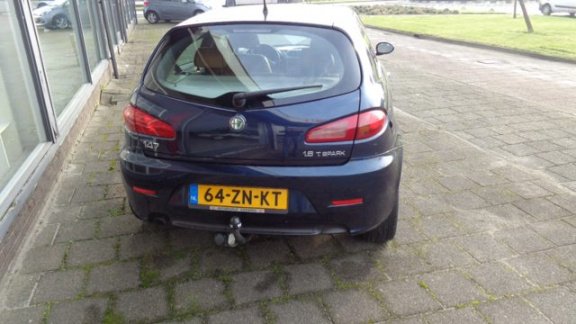 Alfa Romeo 147 - 1.6 T.SPARK 16V 77KW 5DR Distinctive - 1