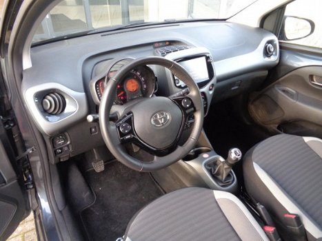 Toyota Aygo - 1.0 VVT-i 72pk 5D x-play - 1