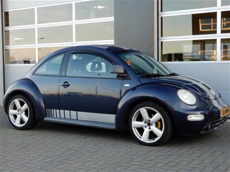 Volkswagen New Beetle - 2.0 Highline Airco/Stoelverwarming/LMV/Trekhaak - 1