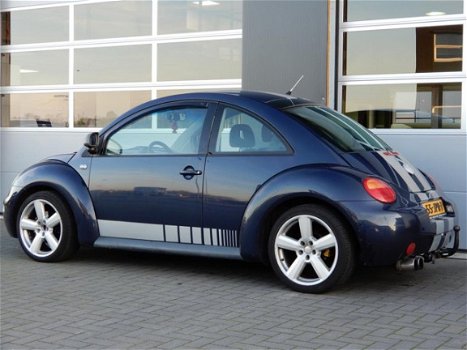 Volkswagen New Beetle - 2.0 Highline Airco/Stoelverwarming/LMV/Trekhaak - 1