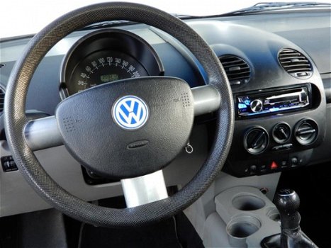 Volkswagen New Beetle - 2.0 Highline Airco/Stoelverwarming/LMV/Trekhaak - 1
