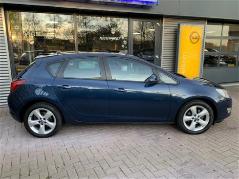 Opel Astra - 5-DRS. EDITION 1.6I16V Navi, Trekhaak, PDC - 1