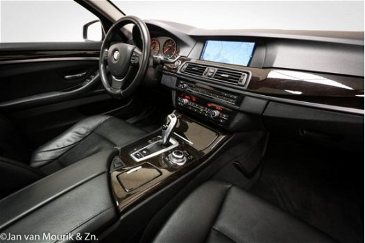 BMW 5-serie - 520d High Executive + | AUTOMAAT | LEDER | CLIMA | CRUISE | NAVI | PDC - 1