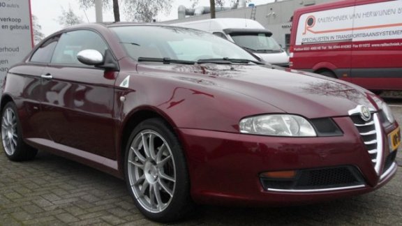 Alfa Romeo GT - 2.0 JTS Imola Airco Cruise Zeer nette auto Nieuw APK - 1