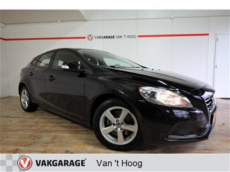 Volvo V40 - 1.6 T3 Kinetic, AIRCO, TREKHAAK, LM VELGEN, CRUISE C - 1