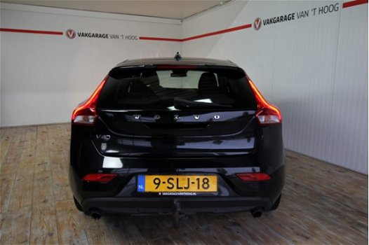 Volvo V40 - 1.6 T3 Kinetic, AIRCO, TREKHAAK, LM VELGEN, CRUISE C - 1