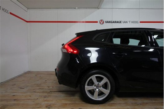 Volvo V40 - 1.6 T3 Kinetic, AIRCO, TREKHAAK, LM VELGEN, CRUISE C - 1