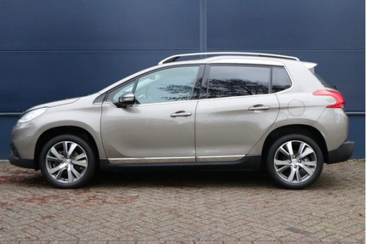 Peugeot 2008 - 1.6 120 pk Féline / Navigatie / LM Velgen met All Season banden / Parkeerhulp / Panor - 1