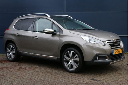 Peugeot 2008 - 1.6 120 pk Féline / Navigatie / LM Velgen met All Season banden / Parkeerhulp / Panor - 1