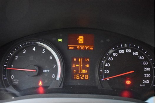 Toyota Avensis Wagon - 1.6 VVTi Comfort Trekhaak Navigatie climate controle Lm velgen - 1