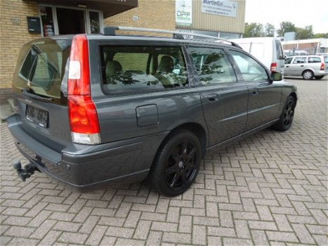 Volvo V70 - 2.4D Momentum 