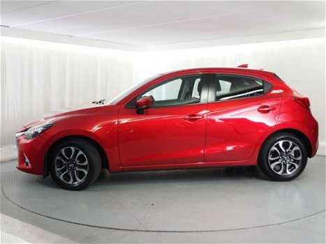 Mazda 2 - 2 Dynamic + / Demo / 24.000km / Navigatie / Parkeersensoren / Cruise Control - 1