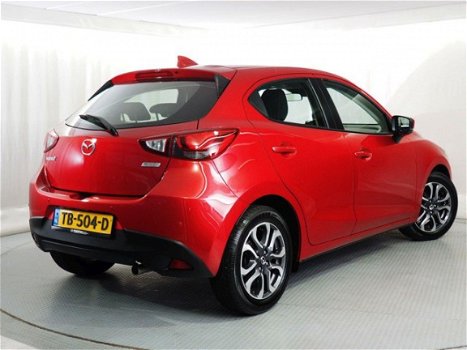 Mazda 2 - 2 Dynamic + / Demo / 24.000km / Navigatie / Parkeersensoren / Cruise Control - 1