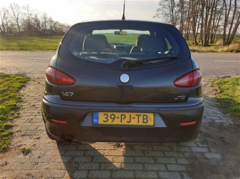 Alfa Romeo 147 - 1.9 JTD Distinctive nieuwe apk - 1