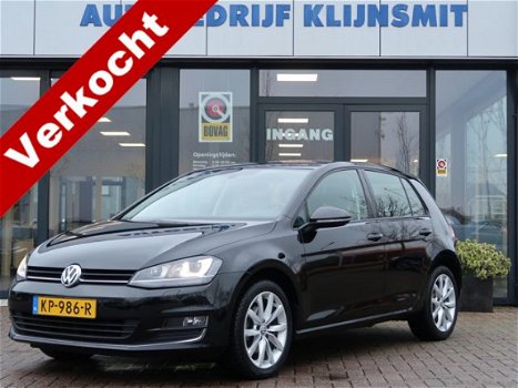 Volkswagen Golf - 1.6 TDI Highline AUT. | Navi | Xenon | Trekhaak | 17'' | Connected - 1