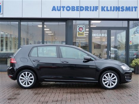 Volkswagen Golf - 1.6 TDI Highline AUT. | Navi | Xenon | Trekhaak | 17'' | Connected - 1