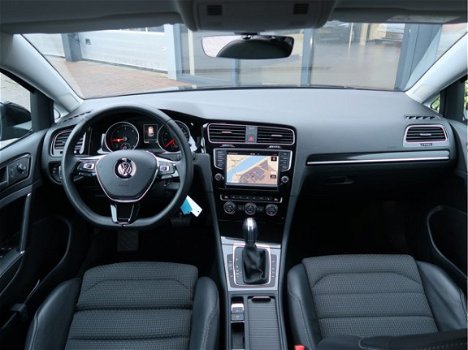 Volkswagen Golf - 1.6 TDI Highline AUT. | Navi | Xenon | Trekhaak | 17'' | Connected - 1