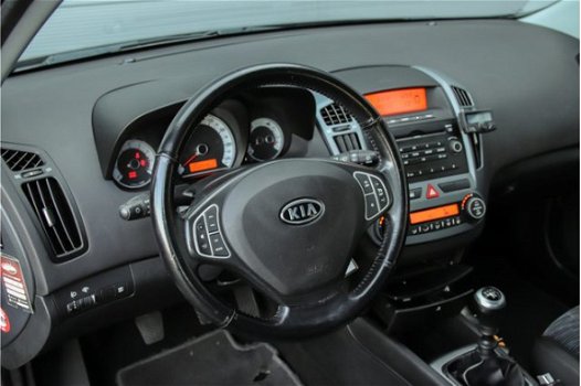 Kia Cee'd - 2.0 X-Ecutive Ecc LMV - 1