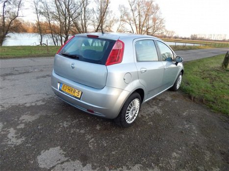 Fiat Grande Punto - 1.4 Active Nieuwe APK - 1