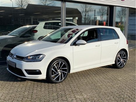 Volkswagen Golf - 1.4 TSI Highline R-line in- exterieur | Rijklaar incl. garantie en onderhoud - 1