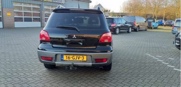 Mitsubishi Outlander - 2.0 Travel - 1