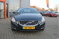 Volvo V60 - 1.6 T3 Kinetic 150PK / CAMERA / PARKEERSENSOREN / NAVI / TREKHAAK - 1 - Thumbnail