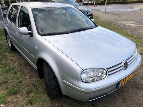 Volkswagen Golf - 1.6 Comfortline | Airco | PDC | Cruise | Navi | Zeer nette auto - 1