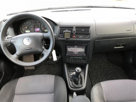 Volkswagen Golf - 1.6 Comfortline | Airco | PDC | Cruise | Navi | Zeer nette auto - 1