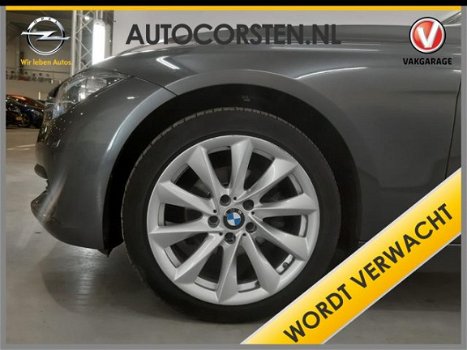 BMW 3-serie Touring - 3 2.0D Aut.Leer Navi Ecc Sport St. Pdc Connected Drive WiFi 18