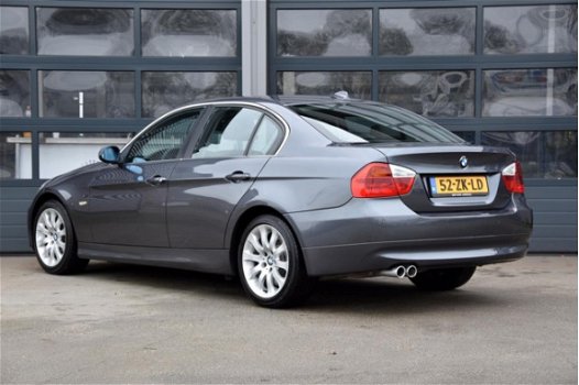 BMW 3-serie - 330d Executive * SPORT STOELEN * AUTOMAAT * KEYLESS GO * NAVIGATIE PROF - 1