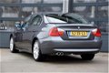 BMW 3-serie - 330d Executive * SPORT STOELEN * AUTOMAAT * KEYLESS GO * NAVIGATIE PROF - 1 - Thumbnail