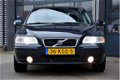 Volvo S60 - 2.4D Drivers Edition * NETTE STAAT * LEER * ONDERHOUD HISTORIE * D-RIEM VERVANGEN - 1 - Thumbnail