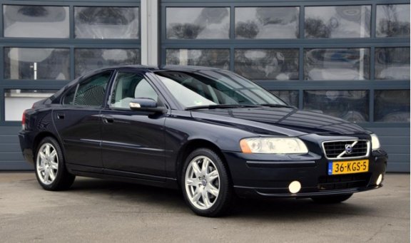 Volvo S60 - 2.4D Drivers Edition * NETTE STAAT * LEER * ONDERHOUD HISTORIE * D-RIEM VERVANGEN - 1