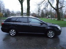 Toyota Avensis Wagon - 2.2 D-4D Linea Luna 6 Bak Clima Cruise control Trekhaak