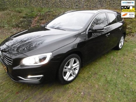 Volvo V60 - 2.4 D6 AWD Plug-In Hybrid Summum Inscription EmberBlack-Beechwood SportlederOffBlackHeme - 1