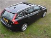 Volvo V60 - 2.4 D6 AWD Plug-In Hybrid Summum Inscription EmberBlack-Beechwood SportlederOffBlackHeme - 1 - Thumbnail