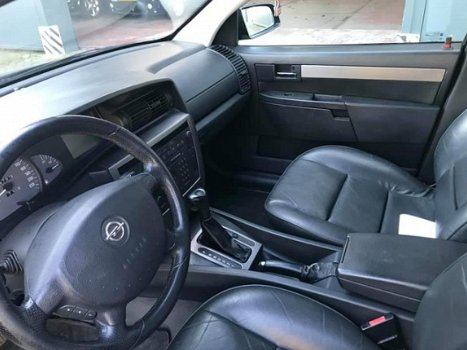 Opel Omega - 2.2i-16V Executive Edition 1 JAAR APK /AUTOMAAT/AIRCO/ NAP/ elek ramen/ ZEER NETTE AUTO - 1